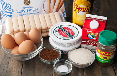 Nguyên liệu của món này có vẻ phức tạp một chút, gồm có phô mai, đường, kem tươi, bia, cà phê bột hoặc ca cao, lòng đỏ trứng, bơ, bánh sampa hoặc ladyfingers. Song, nếu đầy đủ nguyên liệu thì mới thể hiện được sự khéo léo và một chiếc bánh ngon.