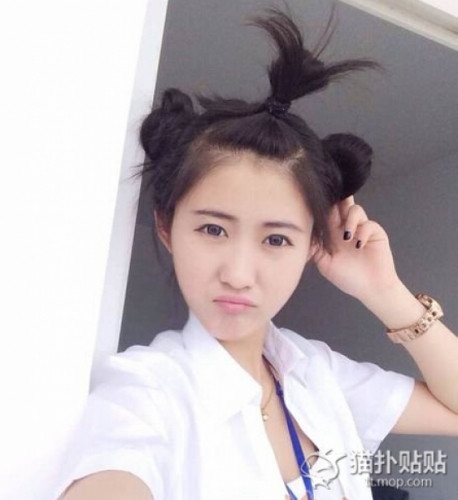 Thậm chí, Lý Na còn đạt được huy chương vàng trong một đại hội thể thao tỉnh Thiểm Tây. Sau khi câu chuyện của cô gái nghị lực này được lan truyền trên mạng, Lý Na nhận được sự quan tâm đông đảo của mọi người. Vào ngày 8/2 vừa qua, cô đã ra đi trong sự tiếc thương của mọi người.