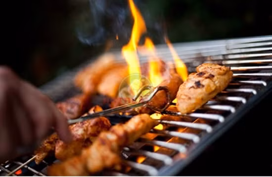 8. Mùi vị có thể thôi miên bạn thuận ý. Có một chiến lược đàm phán tên “bring home the bacon”, nơi các nhà đàm phán sẽ chiên thịt xông khói bên ngoài khu vực bắt giữ con tin. Họ tin rằng, mùi hương sẽ kích thích dạ dày làm cho con tin sẵn sàng đàm phán.