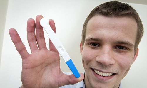 Phat hien ung thu tinh hoan bang que thu thai