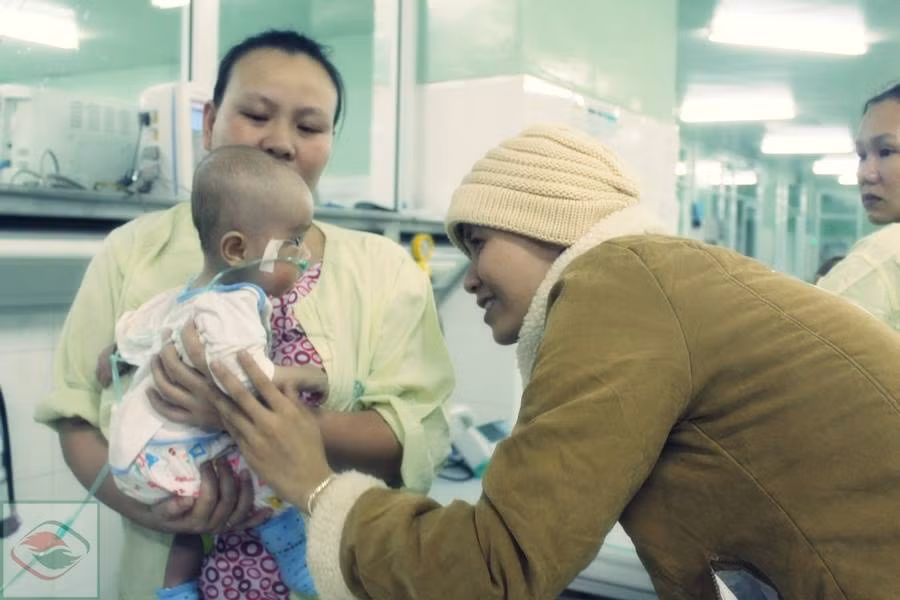 Hiện tại cô đang tiến hành chữa bệnh, sức khỏe cũng khá ổn và sắp tới sẽ cùng mẹ ra Hà Nội để tiếp tục quá trình điều trị bệnh máu trắng. Dù đau đớn về thể xác nhưng cô gái này không bao giờ để căn bệnh lấn át tinh thần lạc quan của mình.