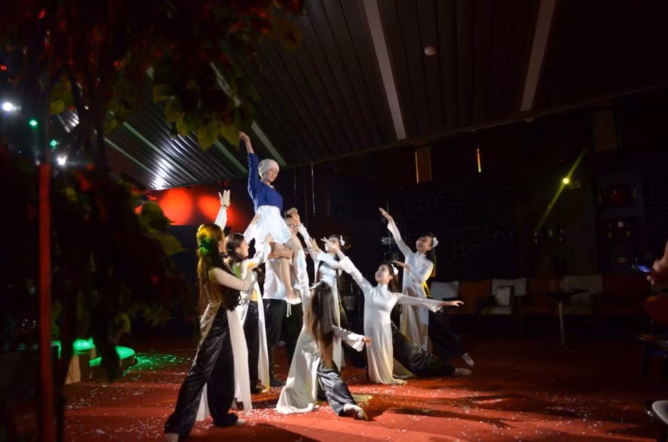 Năm 2014, chương trình “Điều ước thứ 7” phát phóng sự về một cô gái xinh đẹp phải chiến đấu từng ngày với căn bệnh ung thư máu quái ác, lấy không ít nước mắt của người xem. Cô gái tên là Võ Thị Ngọc Nữ, sinh năm 1988 ở thành phố Đà Nẵng. Sau khi chương trình phát sóng, rất nhiều người quan tâm đến cuộc sống khó khăn của cô gái này.