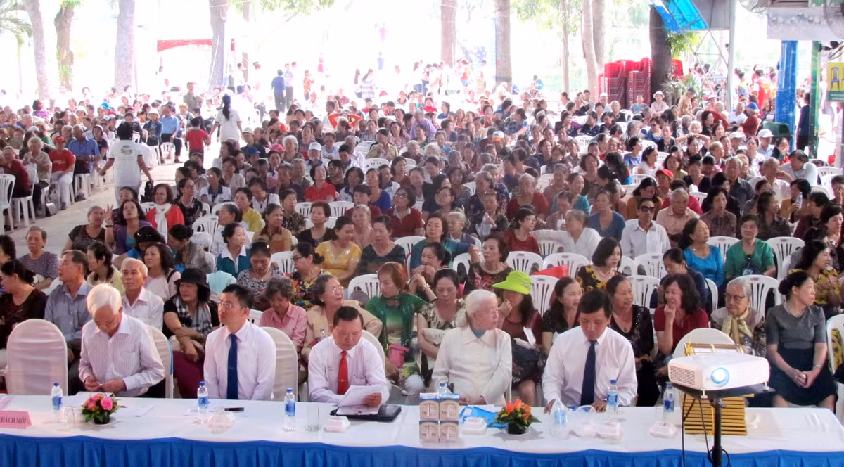 Vinamilk khoi dong hanh trinh cham soc suc khoe nguoi cao tuoi-Hinh-3