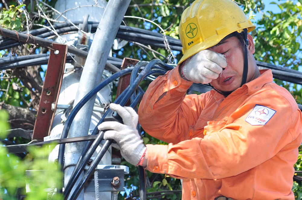 Tho dien Thu do lam 17 tieng trong ngay nang nong