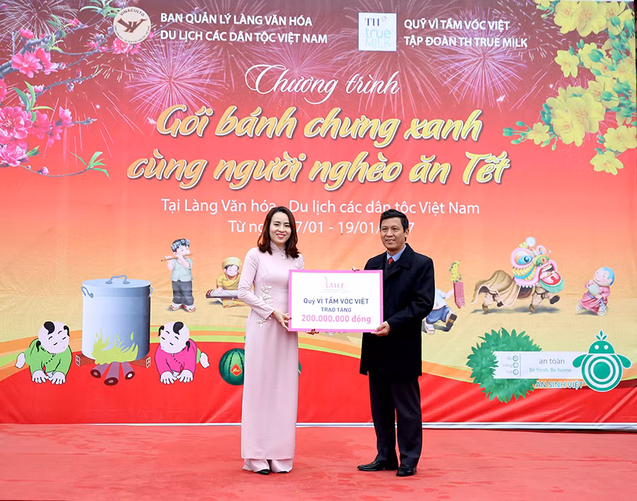 Quy Vi tam voc Viet dong hanh cung chuong trinh Tet y nghia