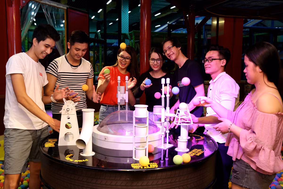 Trai nghiem tau luon dang treo cuc dinh tai Asia Park-Hinh-2