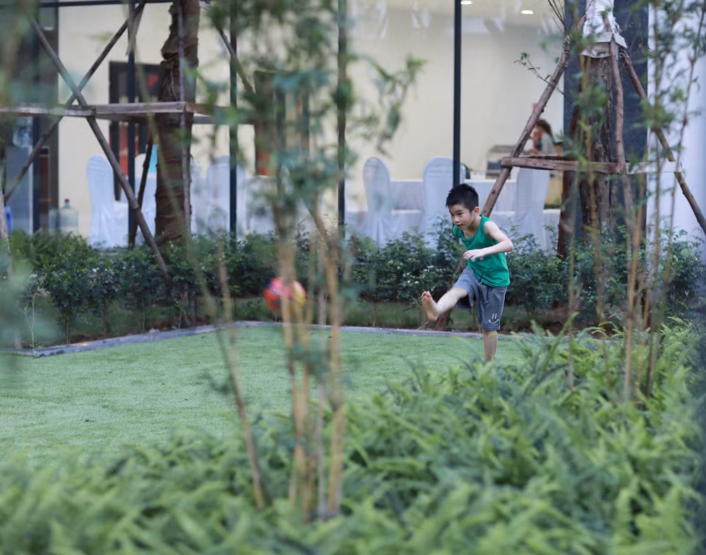 Hang ngan cu dan tham du hoi cho noi that tai Goldmark City-Hinh-2