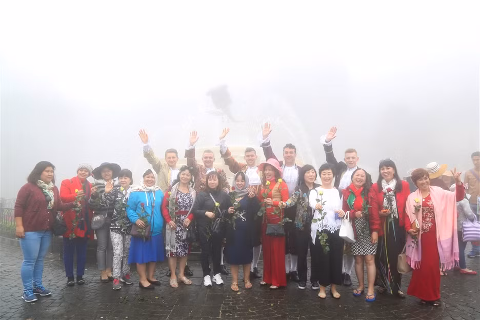 Nhieu hoat dong cuc thu vi tai Ba Na Hills ngay 8/3-Hinh-2