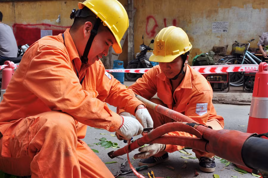 Hoan toan bo lich cat dien ngay nang nong tren 36 do