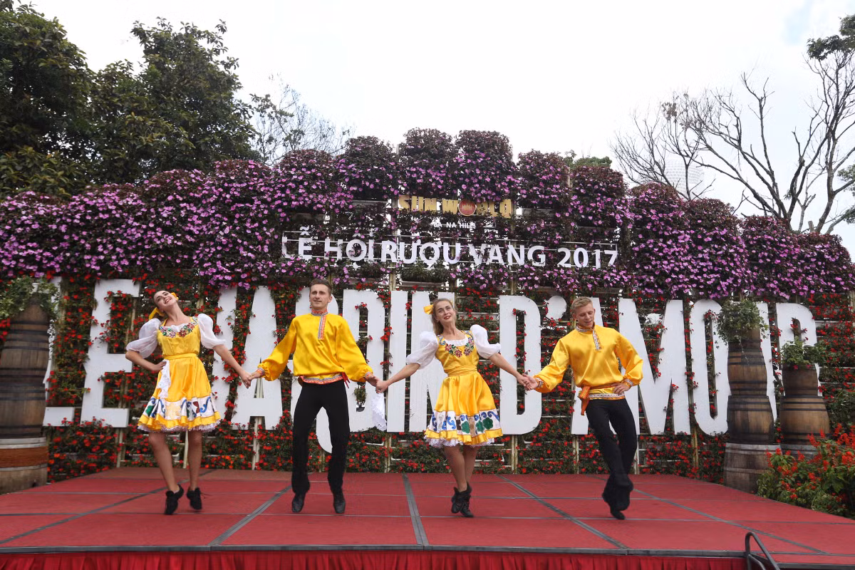 Du khach dua ep nho tai Le hoi vang Sun Word Ba Na Hills-Hinh-6