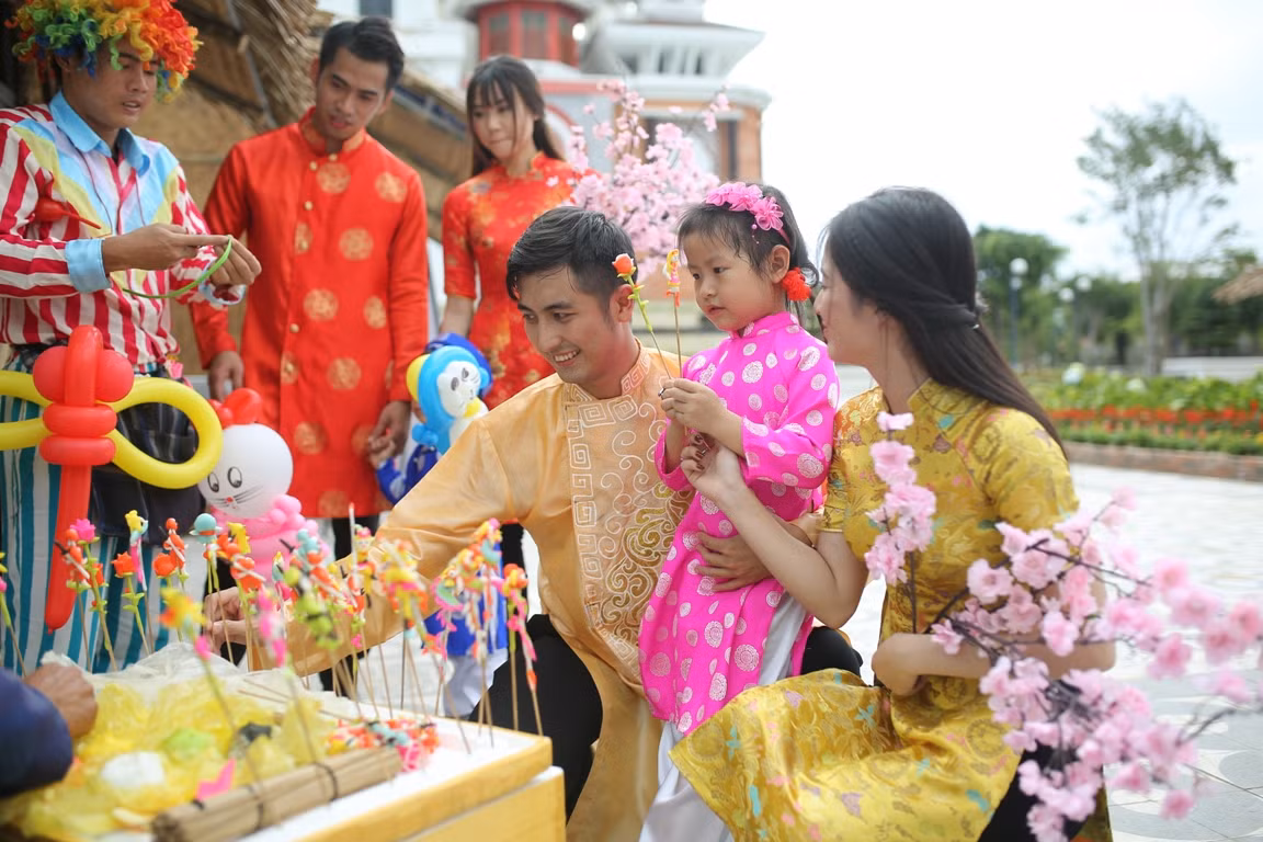 Tung bung “Phien cho ngay xuan” tai Asia Park