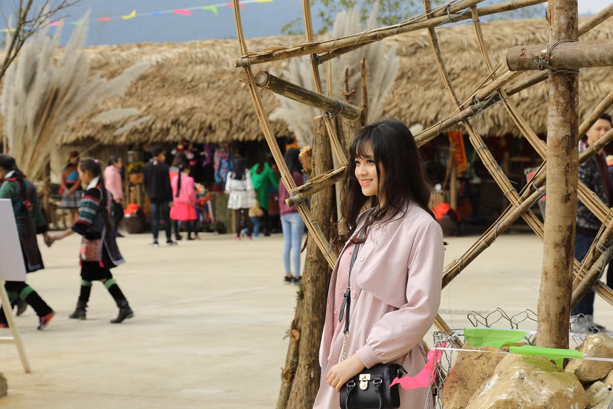 Du khach do xo tham du Le hoi khen, hoa tai Fansipan Legend-Hinh-5