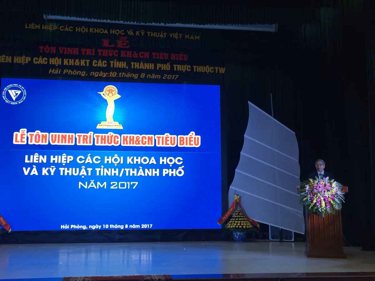 Ton vinh 65 tri thuc tieu bieu Lien hiep Hoi Viet Nam