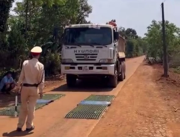 Công ty CC1 thi công cao tốc Khánh Hòa - BMT vướng nhiều “bất cập“ - Hình 9 Cong ty CC1 thi cong cao toc Khanh Hoa - BMT vuong nhieu “bat cap“-Hinh-9