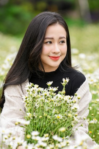 Địa điểm này thường rất đông khách vào dịp cuối tuần, tuy nhiên với một diện tích khá rộng nên các bạn trẻ vẫn có nhiều không gian để thỏa sức tạo dáng chụp ảnh.