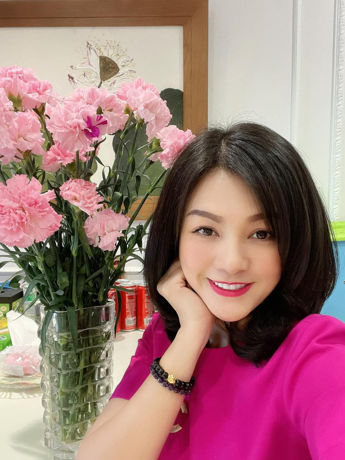 Ở tuổi U50, nữ diễn viên sinh năm 1977 vẫn sở hữu nhan sắc rạng rỡ, đặc biệt phù hợp với những vai giàu có, sang chảnh, quyền lực.