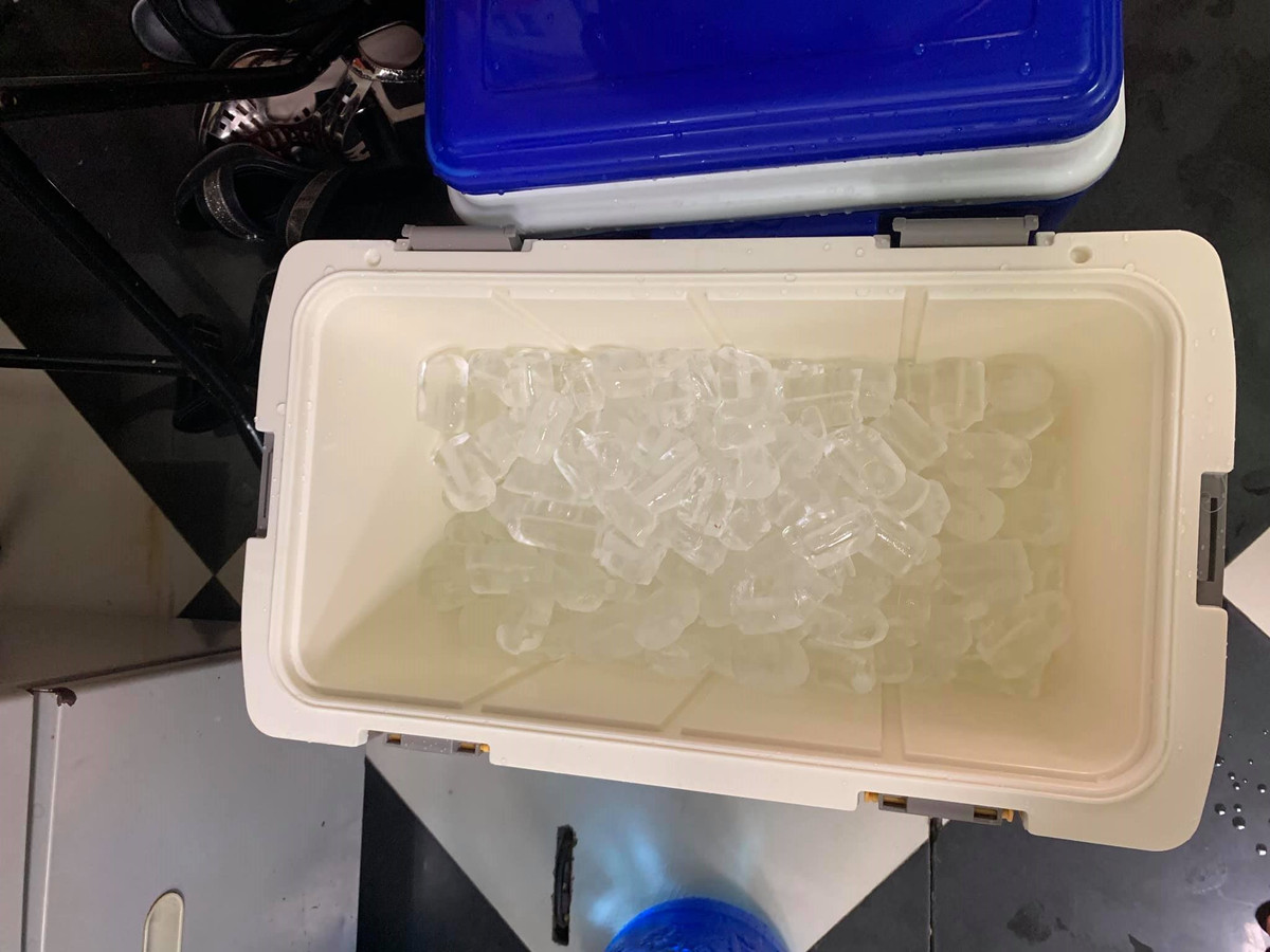 Hoạt động từ thiện của chị Tuyết đã được nhiều người trong khu phố ủng hộ, tán thành.