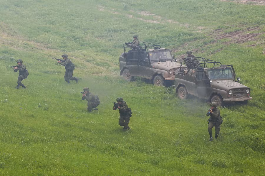 Hoanh trang cuoc tap tran chong khung bo cua Nga va Tajikistan