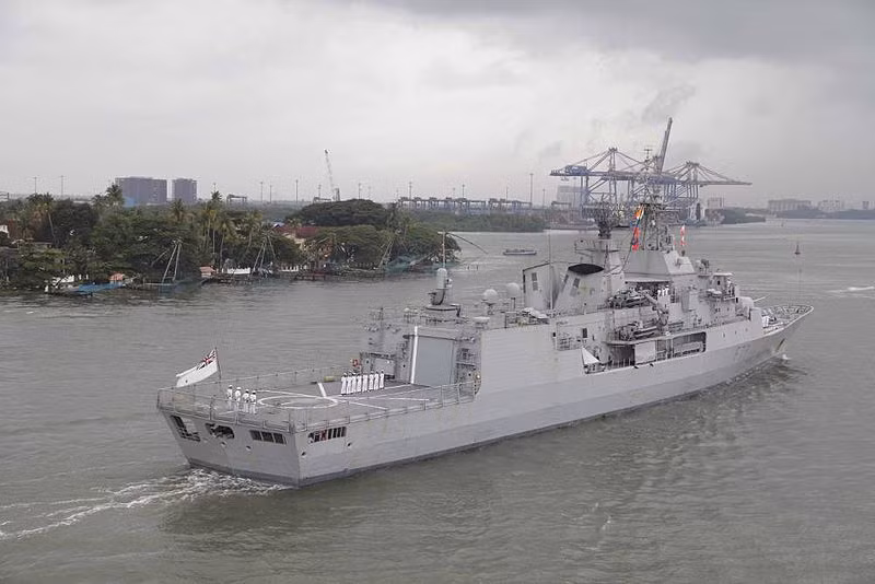 Chiến hạm 3.600 tấn này có thể di chuyển với tốc độ tối đa 27 hải lý/h, dự trữ hành trình 11.000km nếu đi tốc độ 18 hải lý/h. Nguồn ảnh: Wikipedia