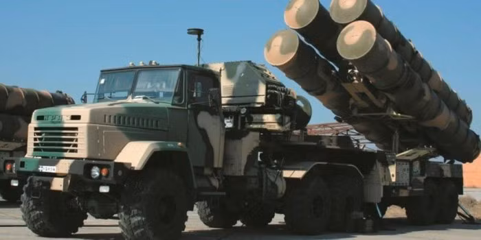 Hy Lạp lưu ý rằng việc hiện đại hóa tổ hợp S-300 không phải là lý do để Mỹ áp đặt các lệnh trừng phạt, đặc biệt là khi Washington không cung cấp cho Athens những vũ khí thích hợp.