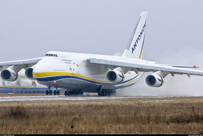 Ví dụ Antonov State Enterprise và Aerogulf FZC đã ký một thỏa thuận vào ngày 3/6/2020 để mua 8 động cơ turbine khí phụ trợ TA18-200-124 cho máy bay An-124-100. Nhà sản xuất các động cơ này là công ty Cổ phần NPP Aerosila, tổng giá trị giao dịch ước tính 4,16 triệu USD.