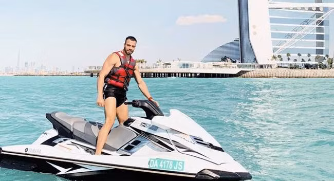 Hiện, Matthew Lepre kiếm được 120.000 đô la Australia/tháng (~1,8 tỷ đồng/tháng) từ các trang thương mại điện tử của anh.