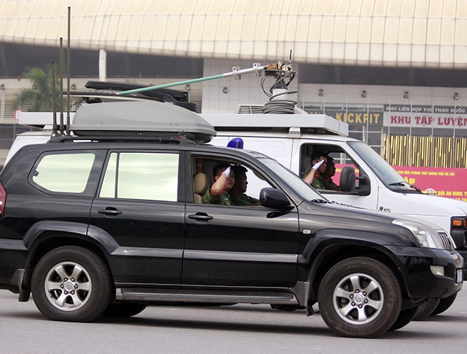 Xe chỉ huy và tác chiến điện tử của CATP Hà Nội