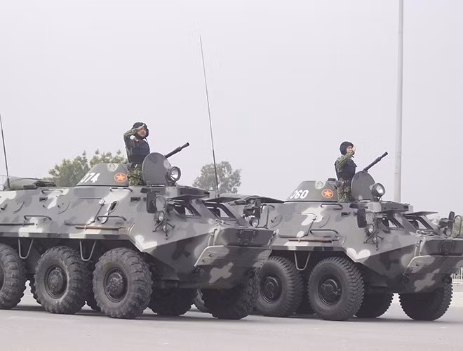 Xe thiết giáp bộ binh bánh lốp (BTR - 60PB) của Bộ Tư lệnh Thủ đô