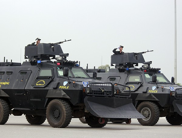 Dàn xe bọc thép hạng nặng, chở cảnh sát đặc nhiệm ứng chiến trong trường hợp khẩn cấp