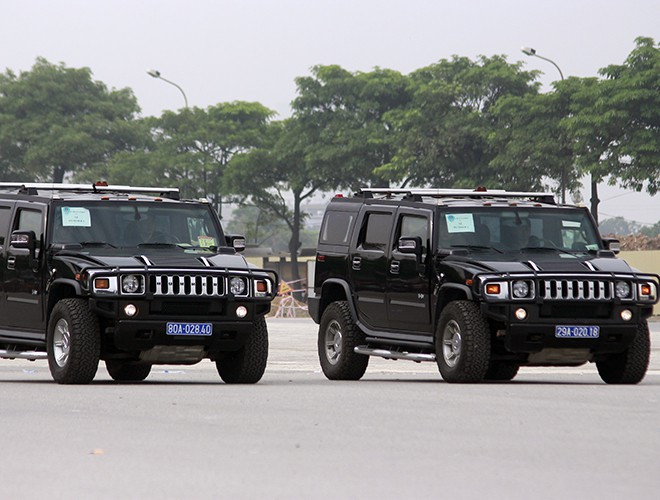 Hai siêu xe Hummer chống đạn của CATP Hà Nội