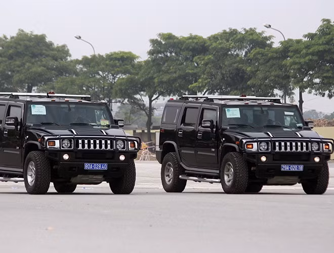 Hai siêu xe Hummer chống đạn của CATP Hà Nội