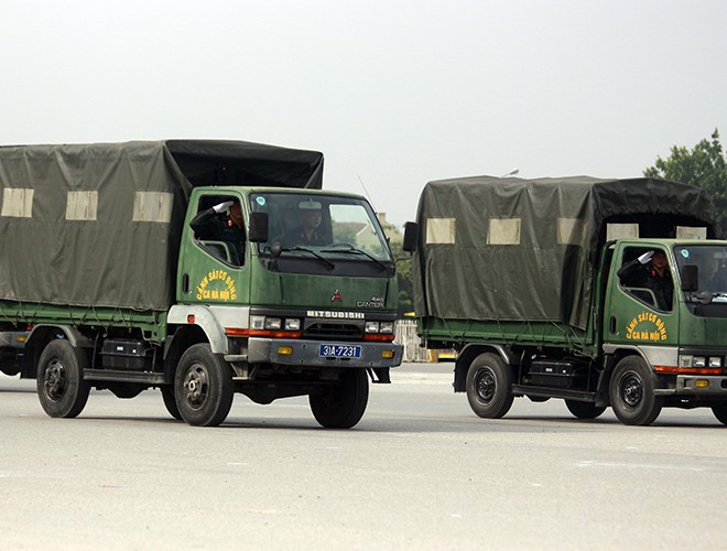 Xe chở quân của Cảnh sát cơ động