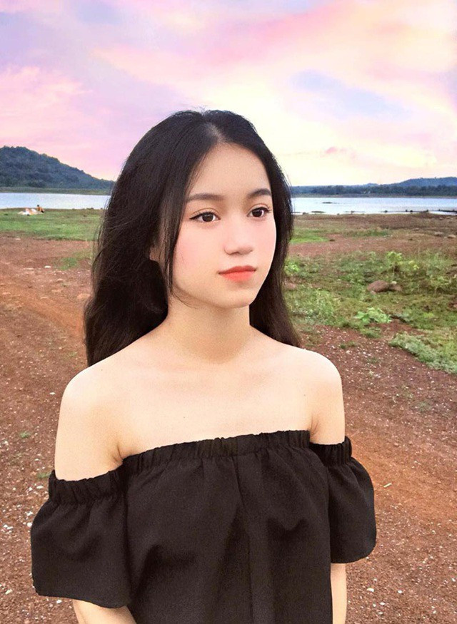 Kim Oanh luôn hướng đến quan điểm “sống tốt và sống khỏe”, vì vậy cô luôn chú ý chăm sóc bản thân không chỉ về mặt thể chất mà còn cả tâm hồn nữa.