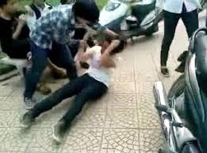 Hoc sinh lop 9 dam tu vong nam sinh lop 10 o Thai Nguyen