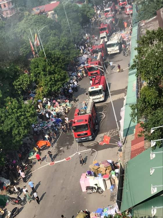 Ha Noi: Chay cho To, khu ki-ot nghin m2 giua cho bi thieu rui-Hinh-2