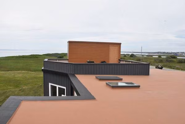 Can nha view ra bien cuc dep duoc lam tu 6.000 chai nhua-Hinh-6