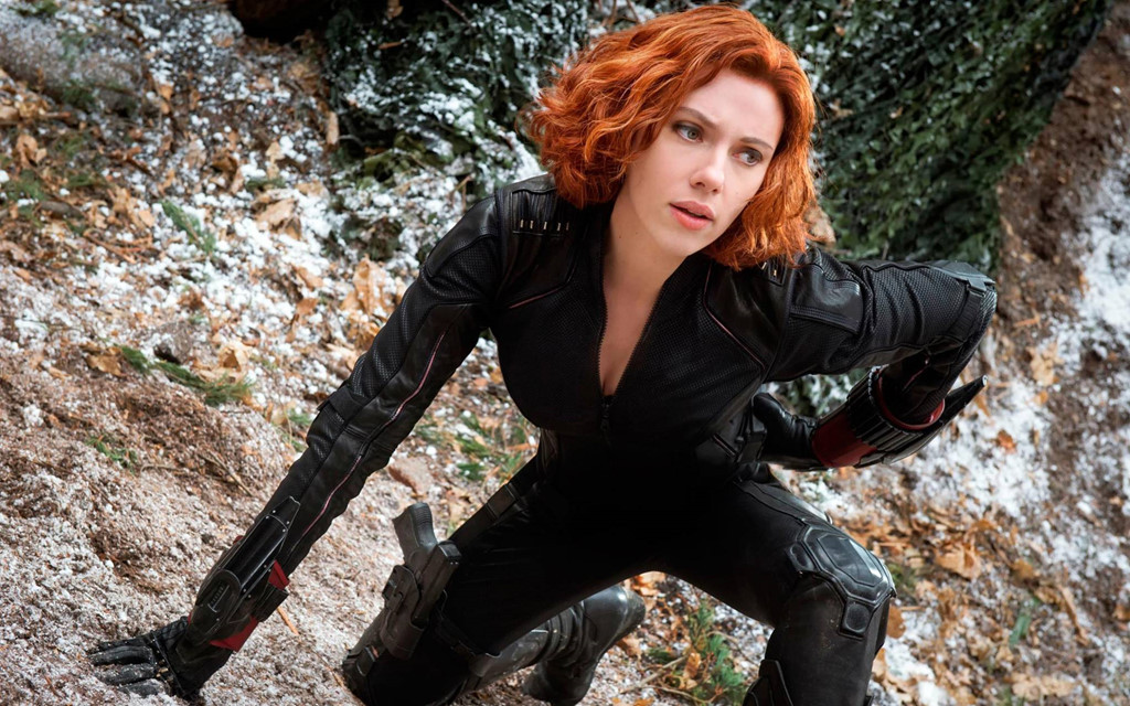 Black Widow trong loạt Avengers: Tuy phải chờ tới năm 2020 mới có thể có phim riêng, nhưng Black Widow (hay còn gọi là Góa phụ đen) vẫn đủ sức đốn tim khán giả khi xuất hiện với tư cách là bóng hồng duy nhất của biệt đội siêu anh hùng Avengers đời đầu. Không sở hữu bộ giáp triệu USD như Iron Man, không có búa thần như Thor, chẳng thể đột biến như Hulk, nhưng Black Widow vẫn là một gương mặt không thể thiếu của biệt đội Avengers với tinh thần lăn xả và khả năng võ thuật cao cường.