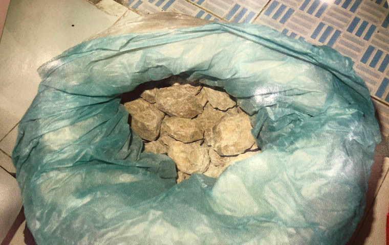 Là đối tượng từng phạm tội hình sự và quá ảo tưởng với chức vụ cao ngất nhóm phản động hứa phong, Khanh đã giao cho con trai là Thành cùng người cháu Dương Bá Giang (47 tuổi, cùng ngụ huyện Trảng Bom, tỉnh Đồng Nai) nghiên cứu chế tạo chất nổ, kíp nổ...để thực hiện.