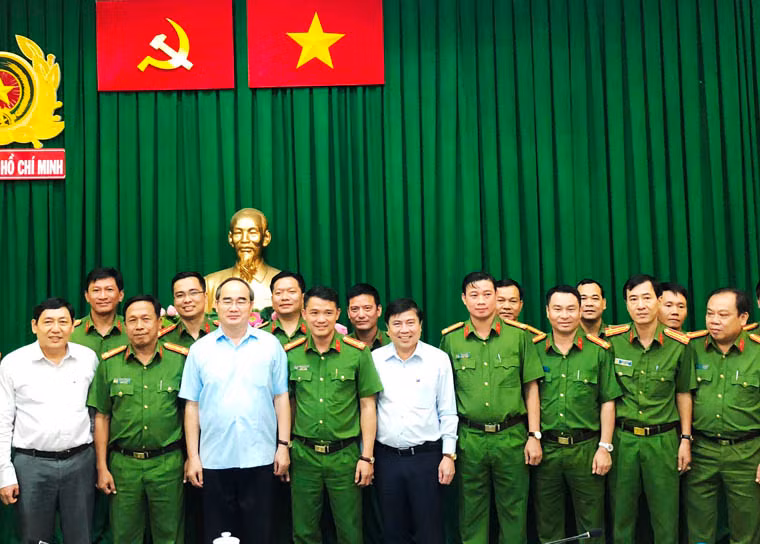 Lãnh đạo Thành ủy, UBND TPHCM đánh giá cao và biểu dương chiến công đặc biệt xuất sắc của lực lượng Công an TPHCM. Theo các vị lãnh đạo, việc phá nhanh vụ án ngay trong thời điểm này đã đập tan mọi âm mưu phá hoại, kích động của các phần tử phản động; tạo niềm tin và sự an tâm cho người dân TP lớn nhất nước.