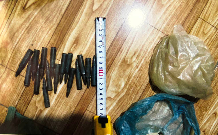 Sau khi chế tạo quả nổ và kíp nổ thành công, các đối tượng đã giao cho Vũ Hoàng Nam (22 tuổi, ngụ quận Tân Bình) đi gây nổ ở trụ sở Công an.