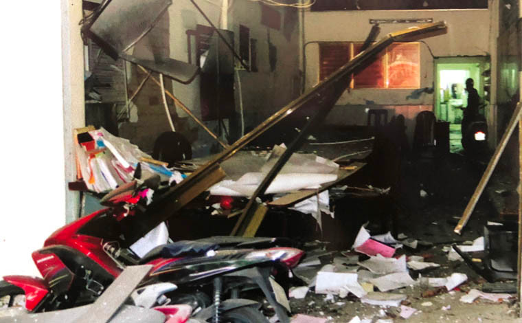 Khung bo tru so Cong an: Dat chat no ngay tai khu vuc tiep dan-Hinh-5