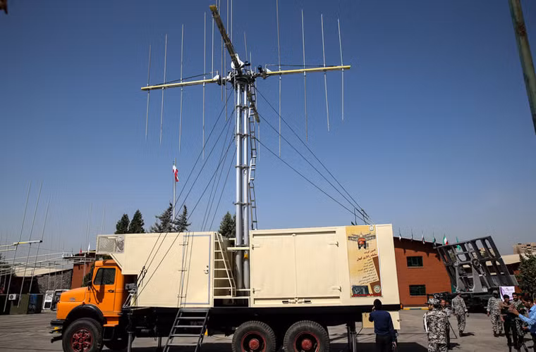 Xe thu nhận sóng radar của tổ hợp radar Keyhan.