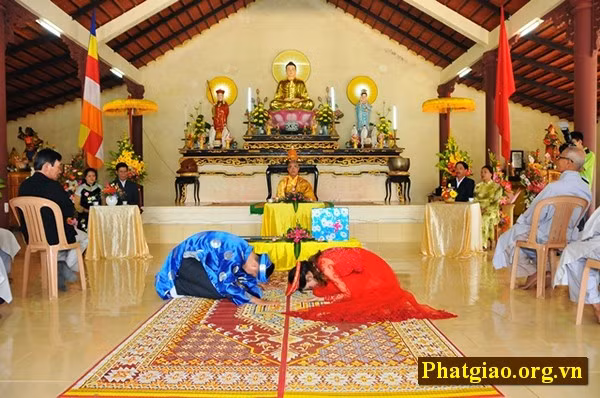 Ket hon khac ton giao