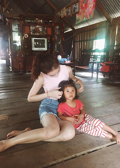 Theo chia sẻ của Angela Phương Trinh, sắp tới, đoàn làm phim “Sứ mệnh trái tim” sẽ quay hình trong khoảng thời gian từ 1-2 tháng.