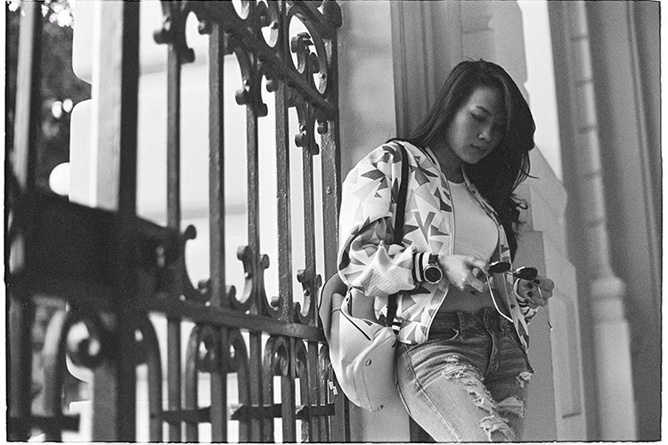 Những tấm ảnh phim của Mỹ Tâm mộc mạc, chân thực như chính con người của nữ ca sĩ. 