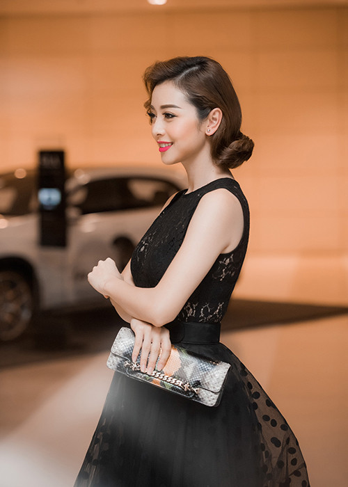 Dù đã qua ngưỡng cửa 30 tuổi và có hai nhóc tì nhưng Jennifer Phạm vẫn rất trẻ trung, xinh đẹp.