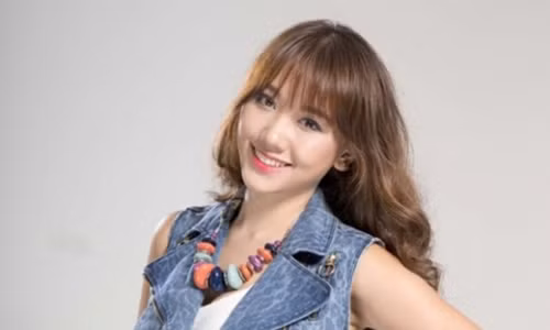 Hari Won ngày càng xinh xắn và dịu dàng. Cô đang cố gắng, nỗ lực hết mình để phát triển sự nghiệp ca hát.