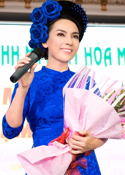 Ở độ tuổi 44, Phi Nhung vẫn giữ được vẻ trẻ trung, xinh đẹp.