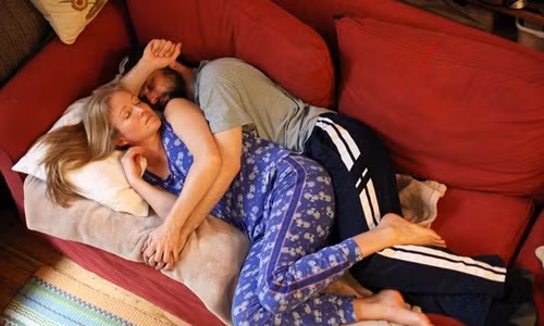 Dịch vụ "ôm không tình dục" đang phát triển ở Mỹ. (Ảnh: Ruaridh Connellan / Barcroft)