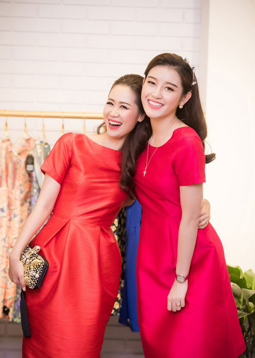 Ngoài Huyền My, sự kiện diễn ra tối qua (24/6) còn có sự tham gia của người đẹp Dương Thùy Linh.